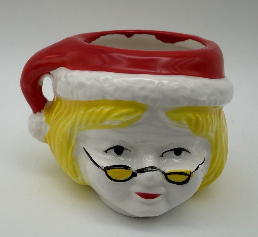 Vtg Mrs Claus Mini Mug Ceramic Blonde Hair ROC Taiwan Christmas Holiday
